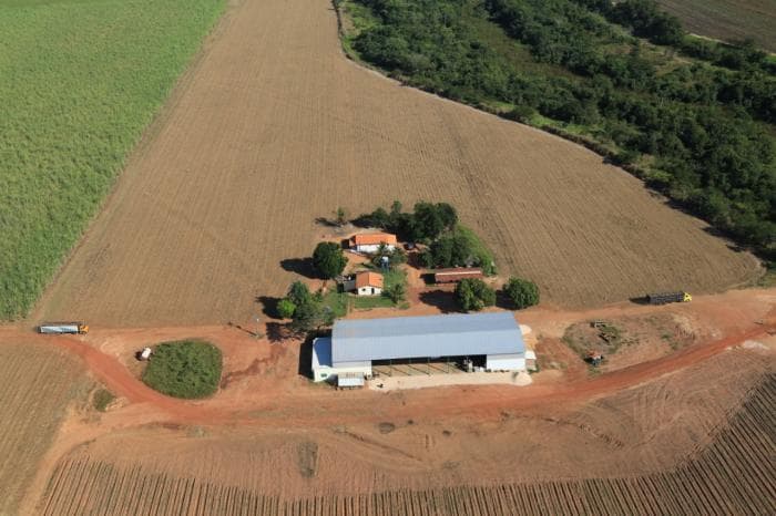 FAZENDA INCLUSO MAQUINARIO 13